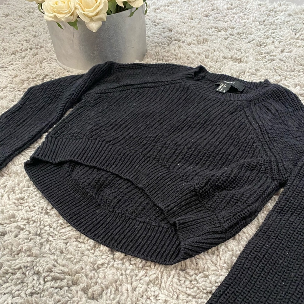 Forever 21: Black Long Sleeve Crop Top Size Small - Picture 2 of 3